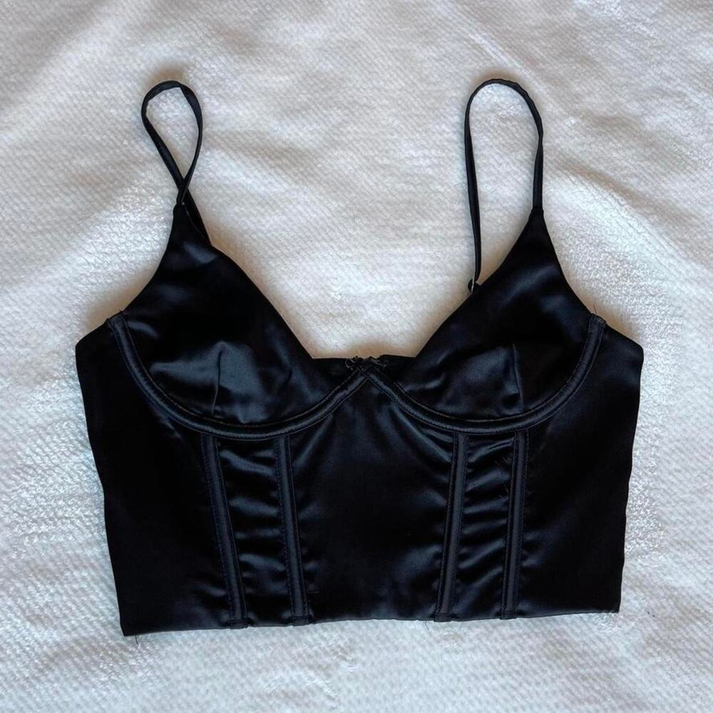 White fox black bustier crop